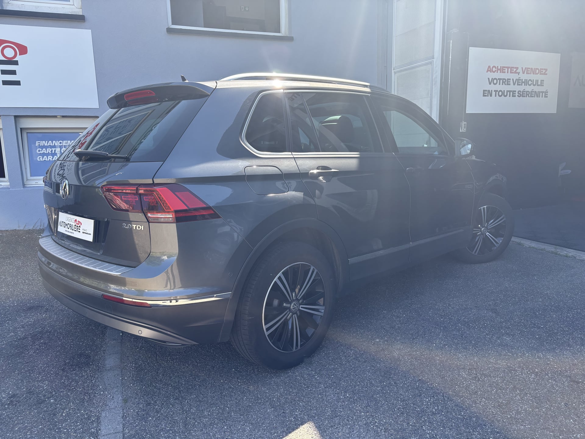Volkswagen Tiguan 2.0 TDI 150 Carat Exclusive Sièges chauffants électriques - Caméra de recul - Toit ouvrant — 2