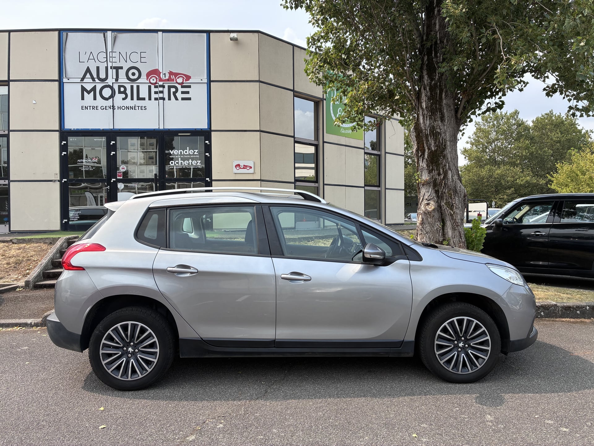 Peugeot 2008 80CH ALLURE - Boite auto — 2