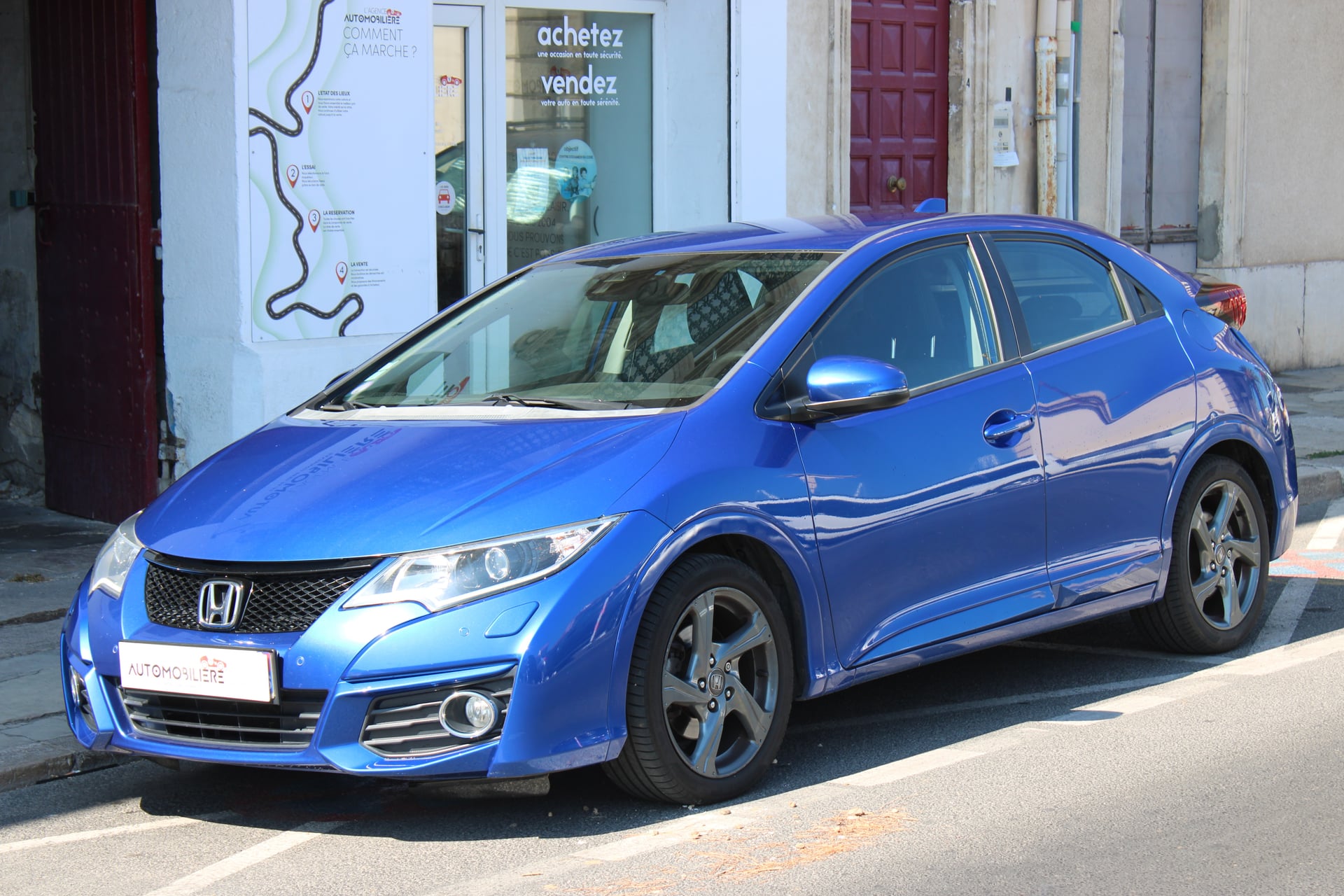 Honda Civic 1.8 I-VTEC 141 X EDITION ( Caméra de recul, Sièges chauffants, Gps ... ) — 1