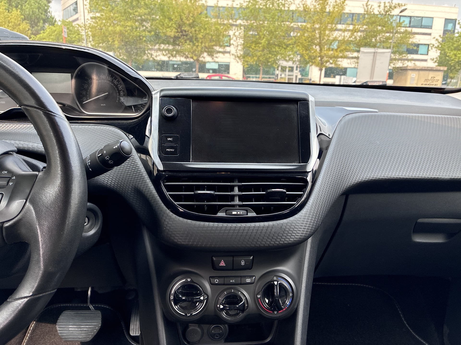 Peugeot 2008 80CH ALLURE - Boite auto — 17