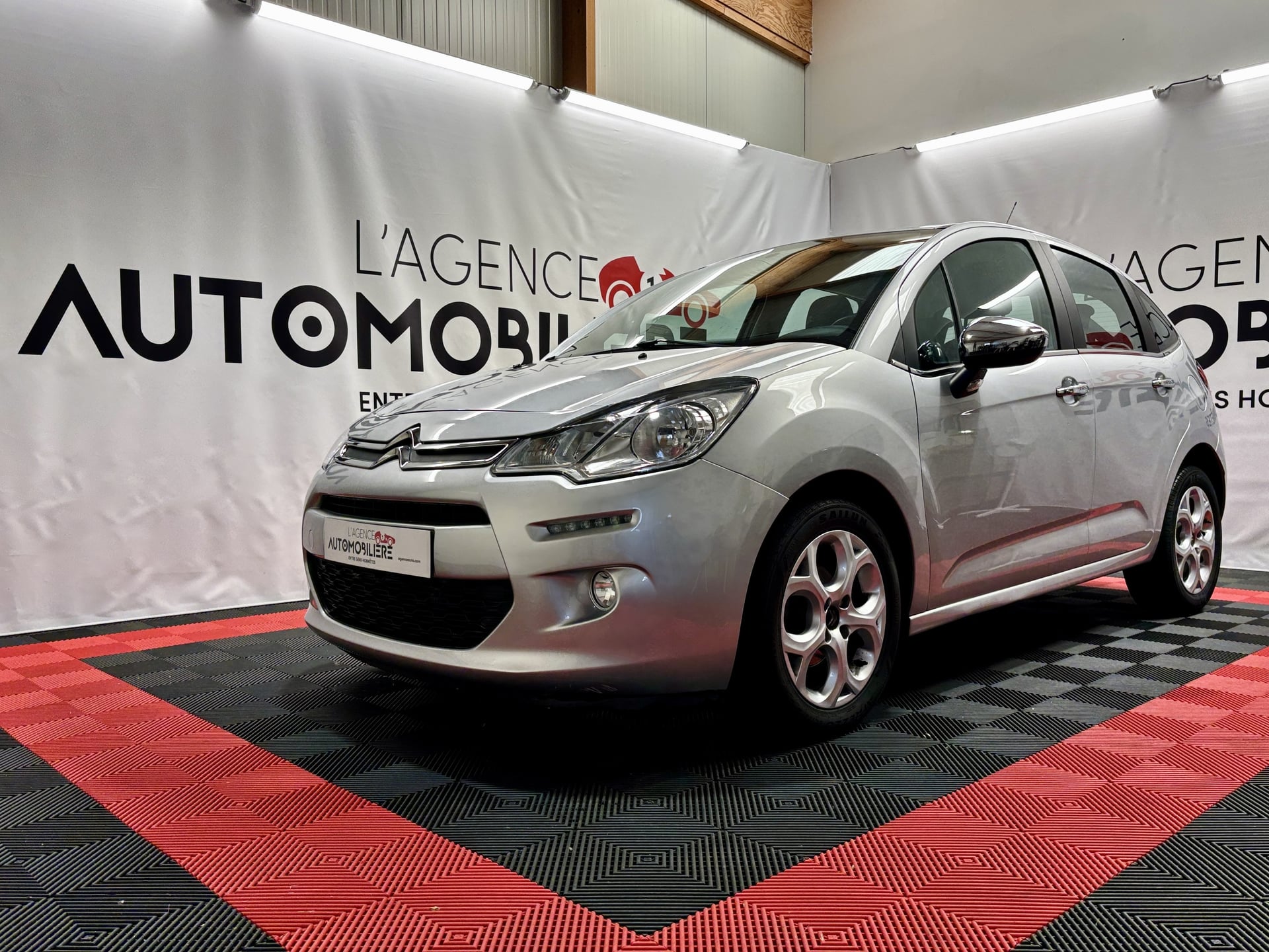 Citroen C3 II (2) 1.2 PURETECH 82 FEEL EDITION (Distribution faite) — 1