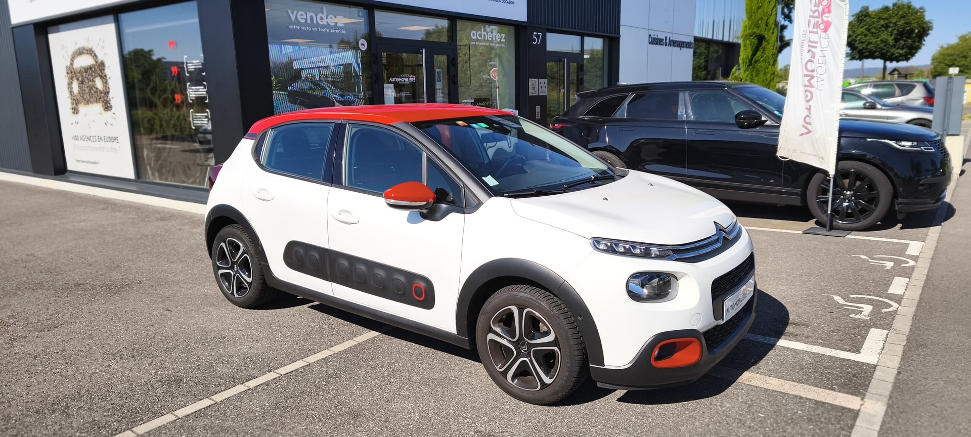 Citroen C3 1.2 ESSENCE 110 SHINE EAT6, DISTRI OK