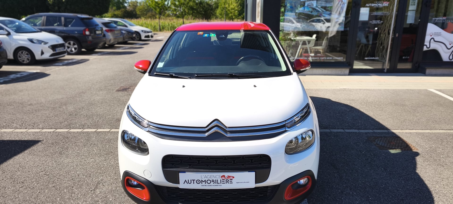 Citroen C3 1.2 ESSENCE 110 SHINE EAT6, DISTRI OK — 2
