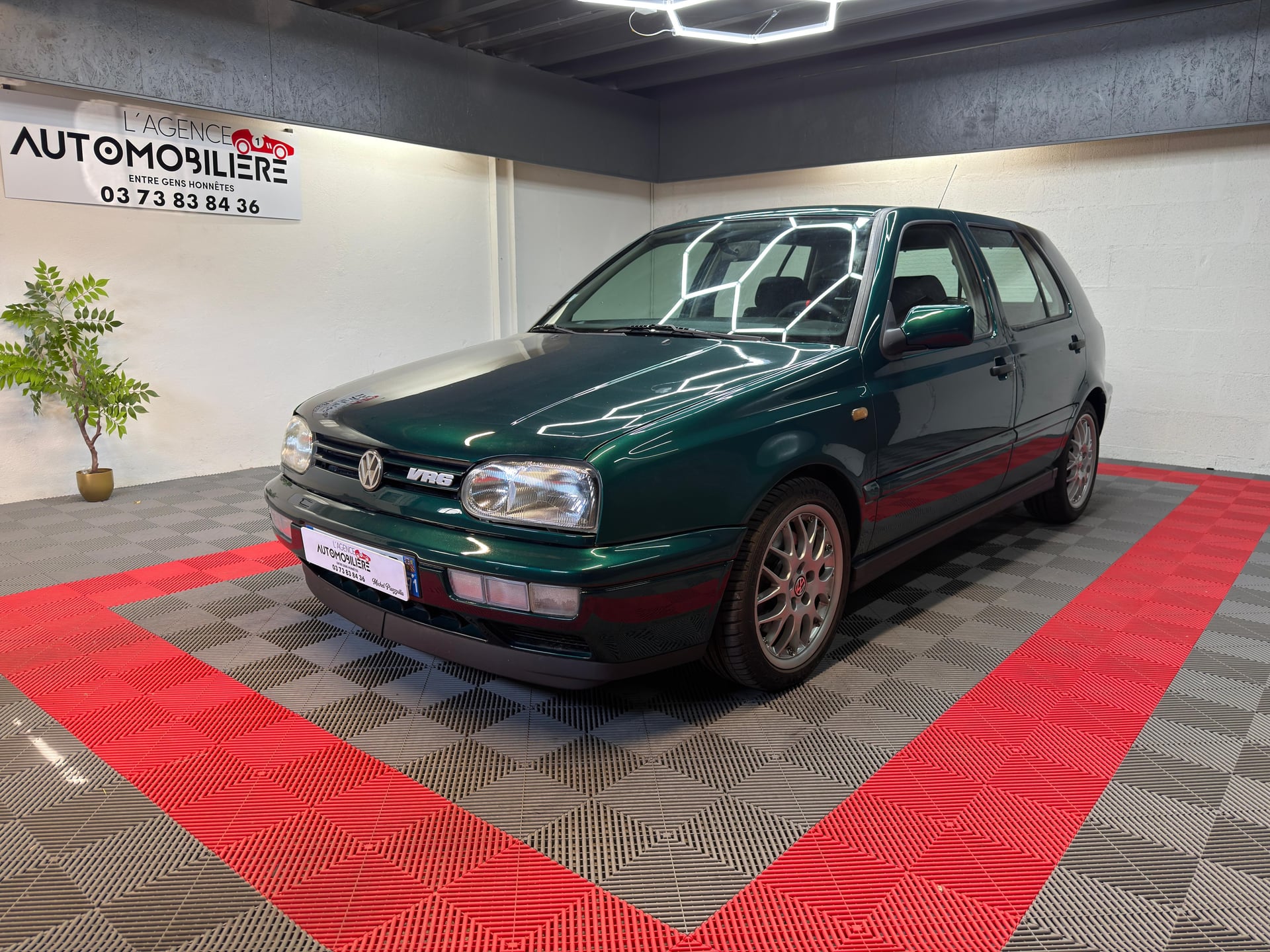 Volkswagen Golf 2.8 VR6 174CH 5P - 2ième mains - Carnet complet — 1