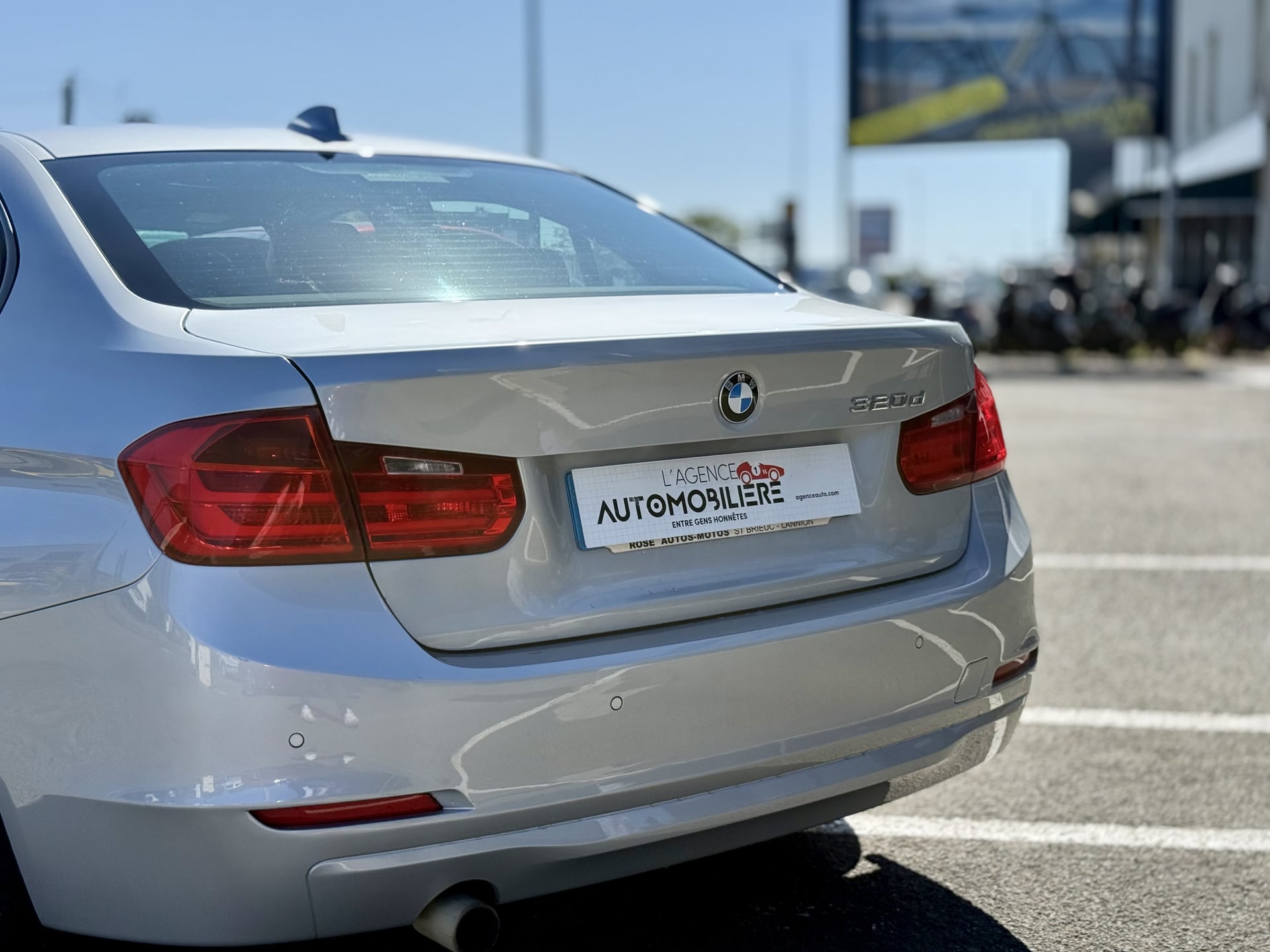 BMW Série 3 2.0 320 D 165 ch BVM 6 EDITION (Toit ouvrant) — 36