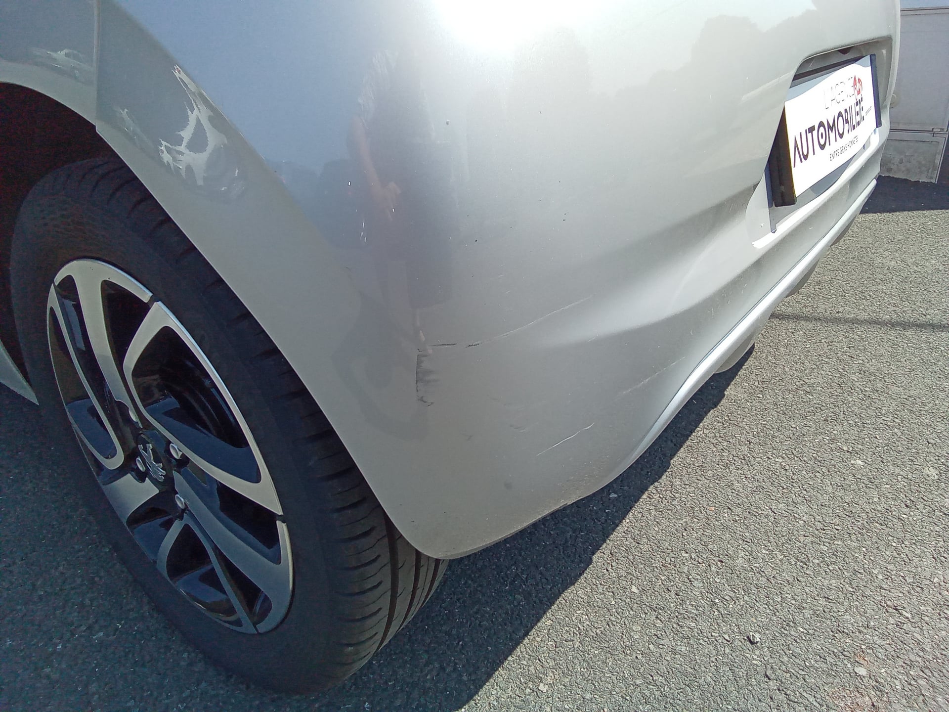 Peugeot 108 1.0 VTI 72 ALLURE — 28