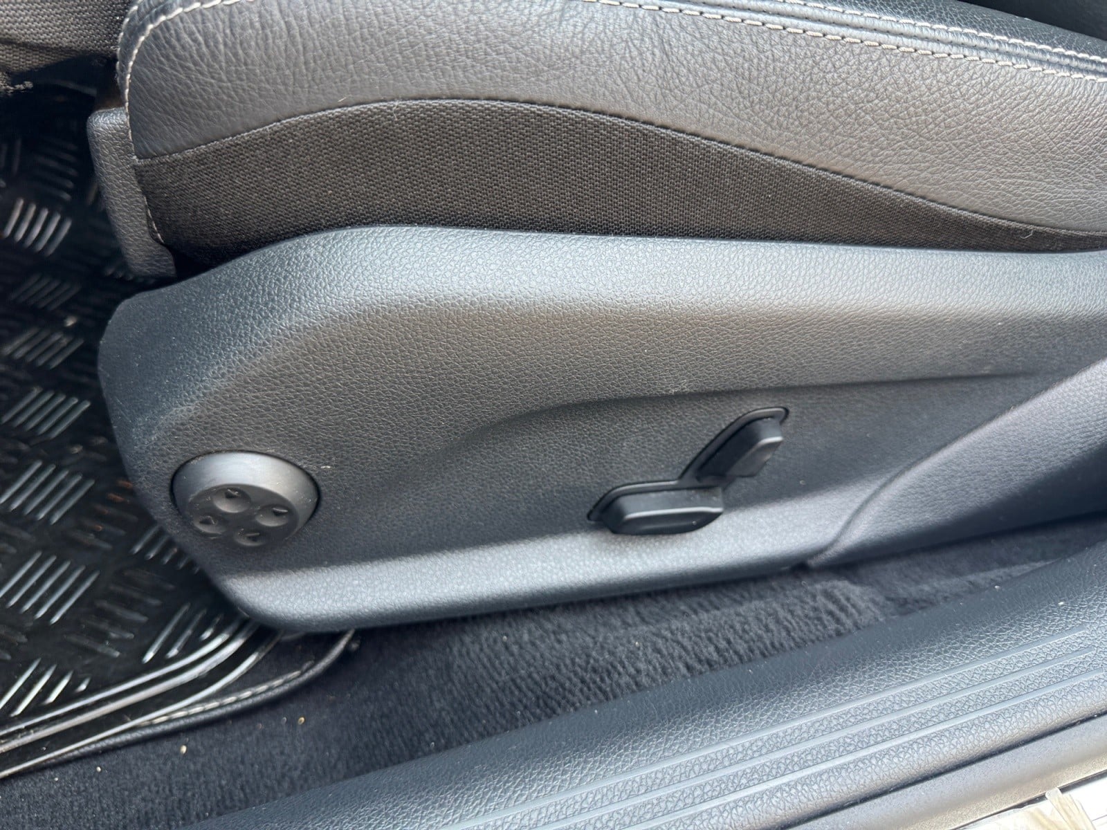 Mercedes-Benz Classe C 220d Sport-Line 4Matic 9G-Tronic Plus / mercedes - benz — 25