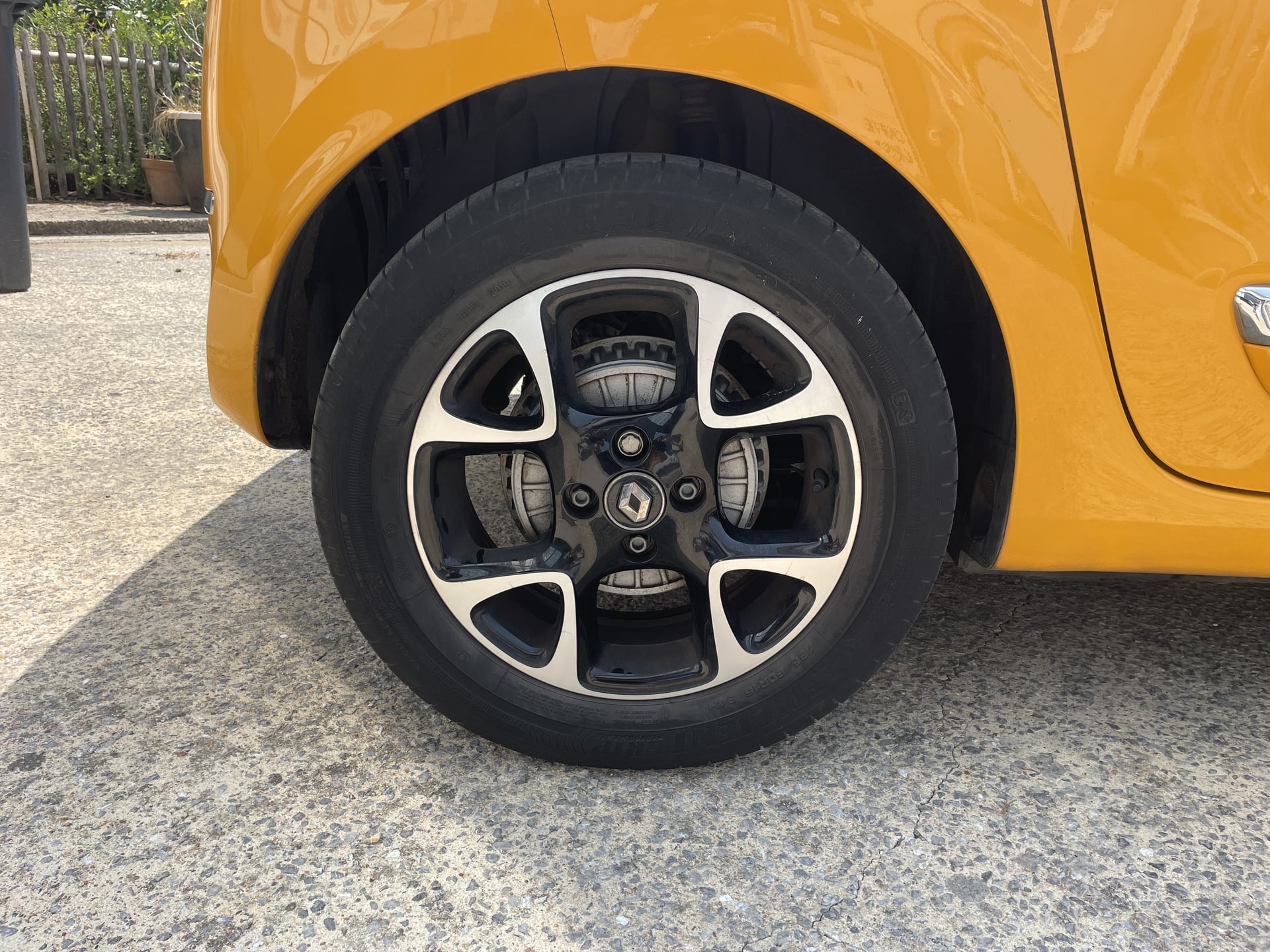 Renault Twingo III 0.9 TCe EDC6 95 cv Boîte auto INTENS - SUIVI RENAULT Faible kilométrage 2ème main — 21