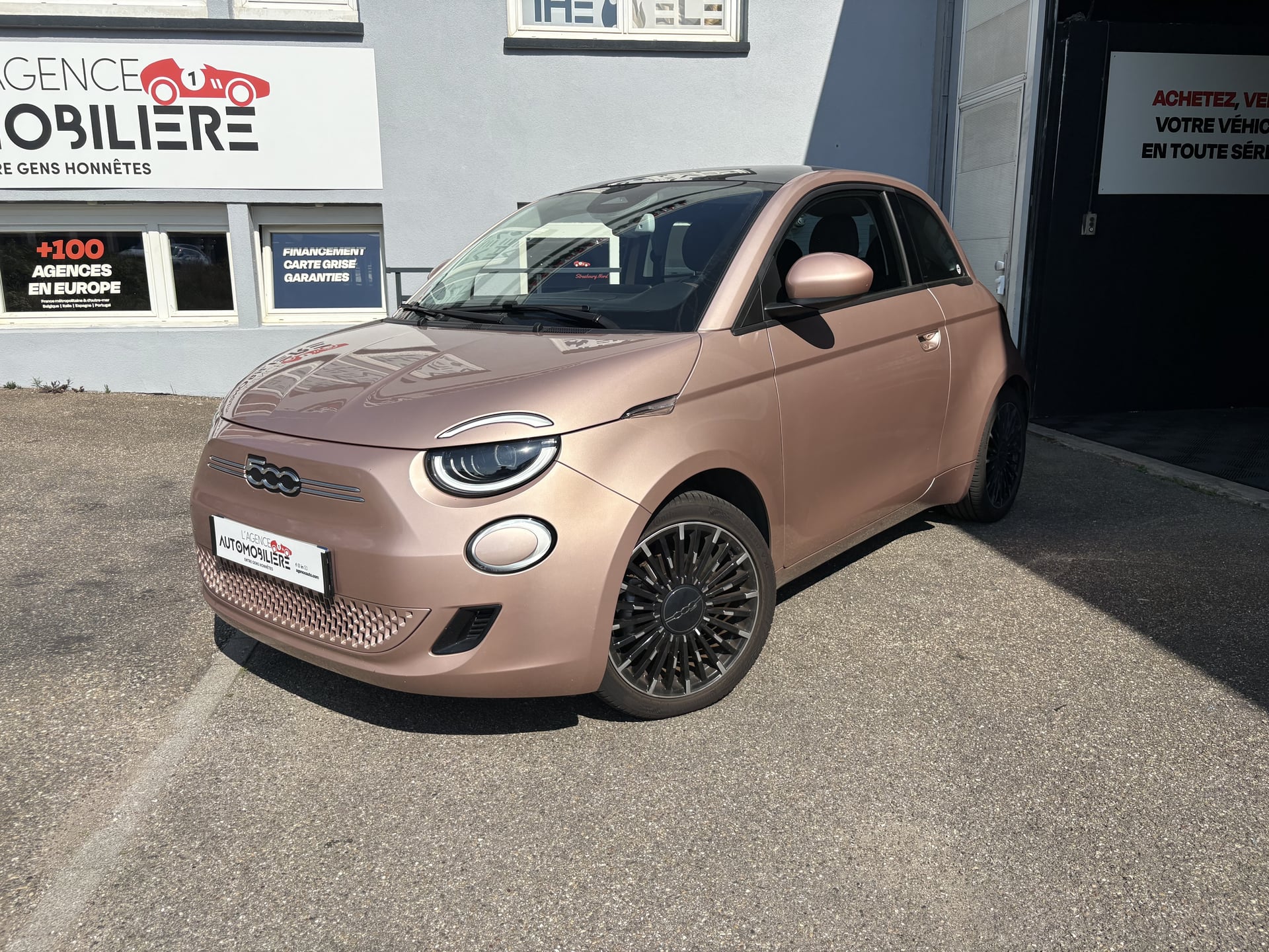 Fiat 500 e 118ch Icon Plus Caméra de recul - Toit panoramique - CarPlay — 1