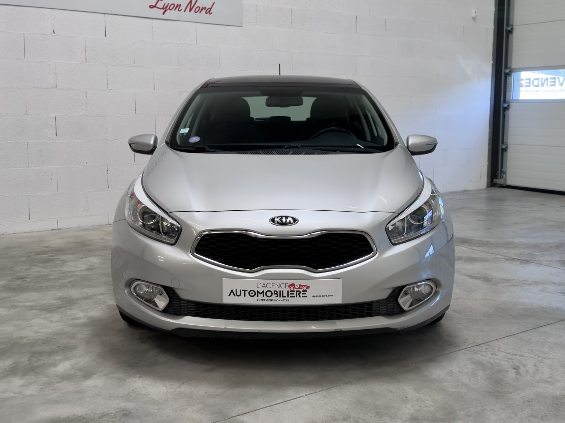 Kia Ceed 1.6 GDI 135 Active – Française - Toit ouvrant - CarPlay – Xénon - Suivi complet — 2