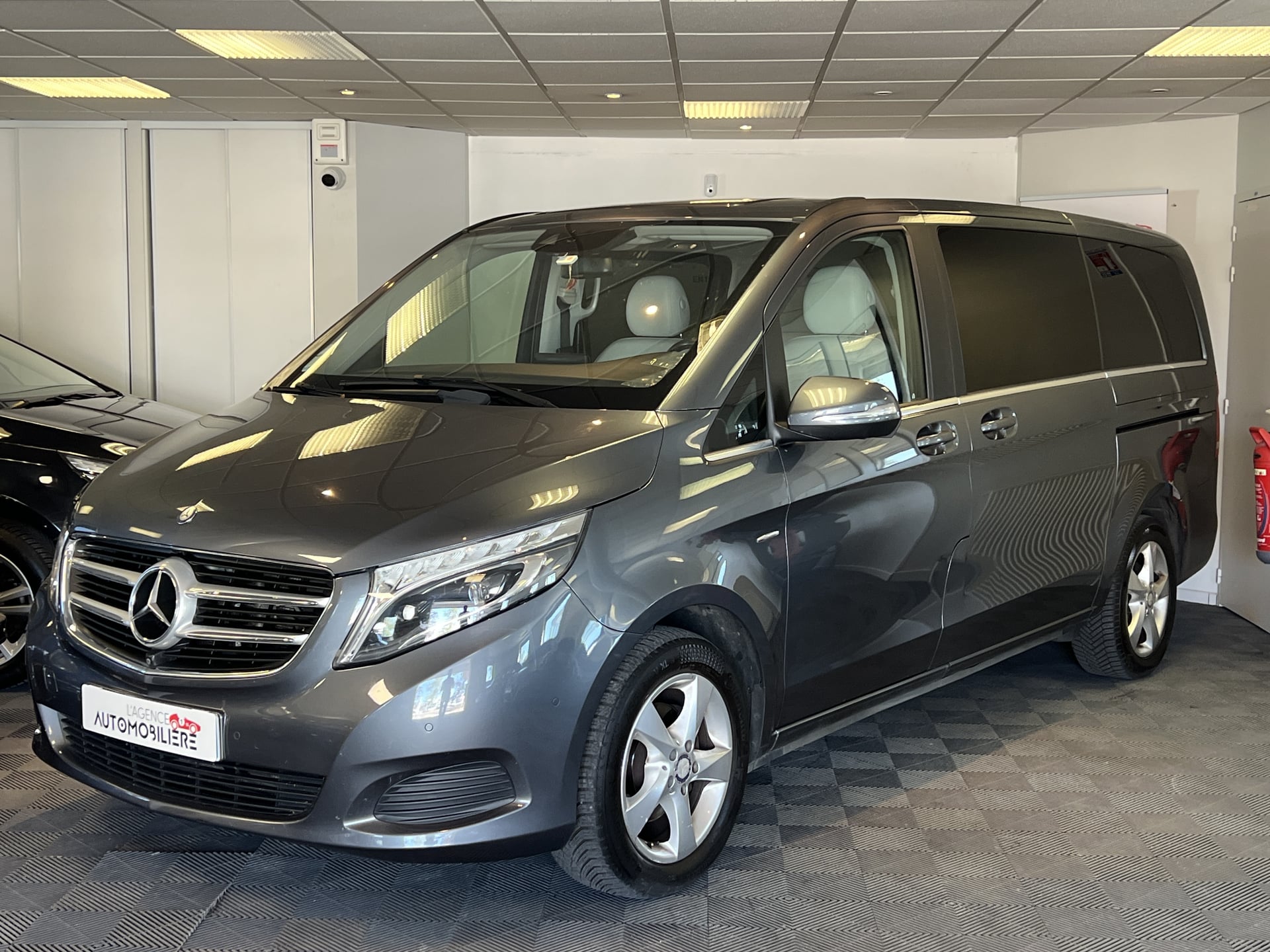 Mercedes-Benz Classe V 220 2.2 CDI 16V 7G-TRONIC 163 cv Cuir Caméra 360 Phare automatique Hayon électrique