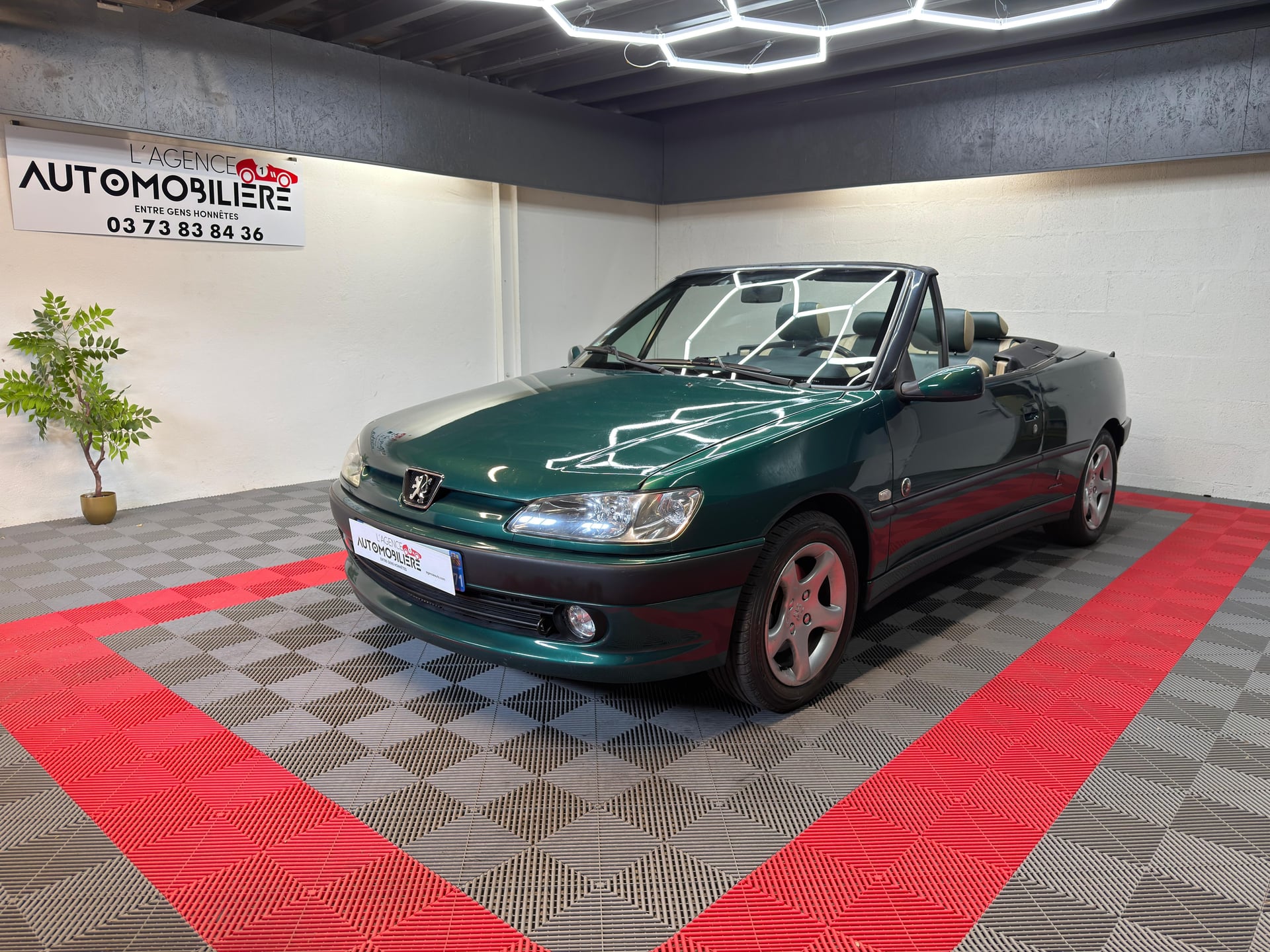 Peugeot 306 Cabriolet 1.6 i 100 ch ROLAND GARROS