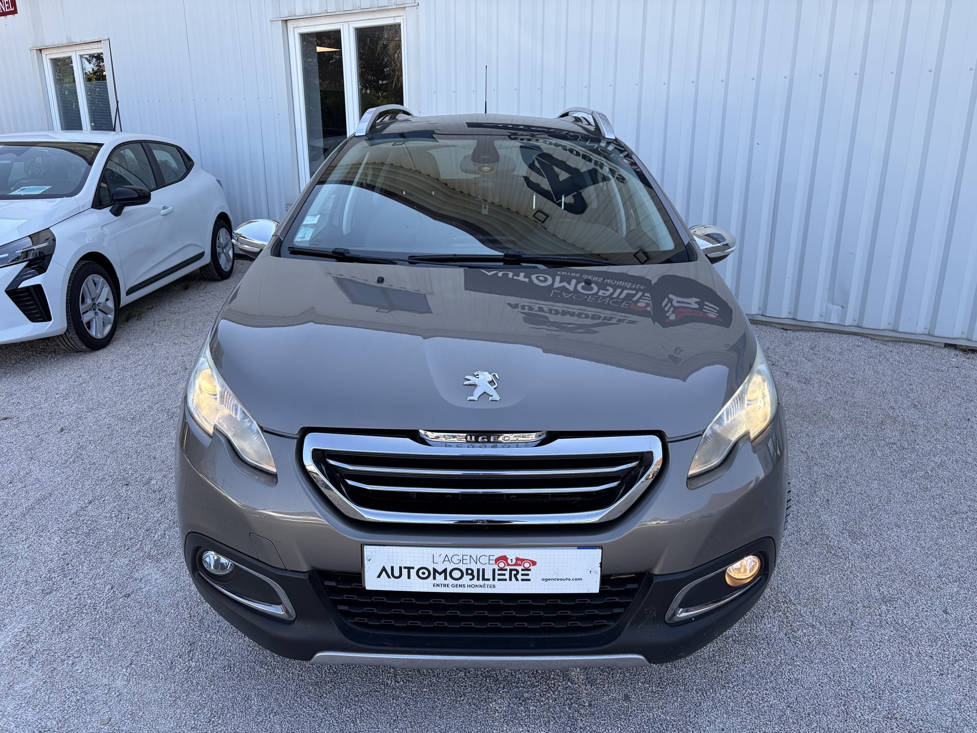 Peugeot 2008 1.6 HDI - 92cv FÉLINE CUIVRE — 2