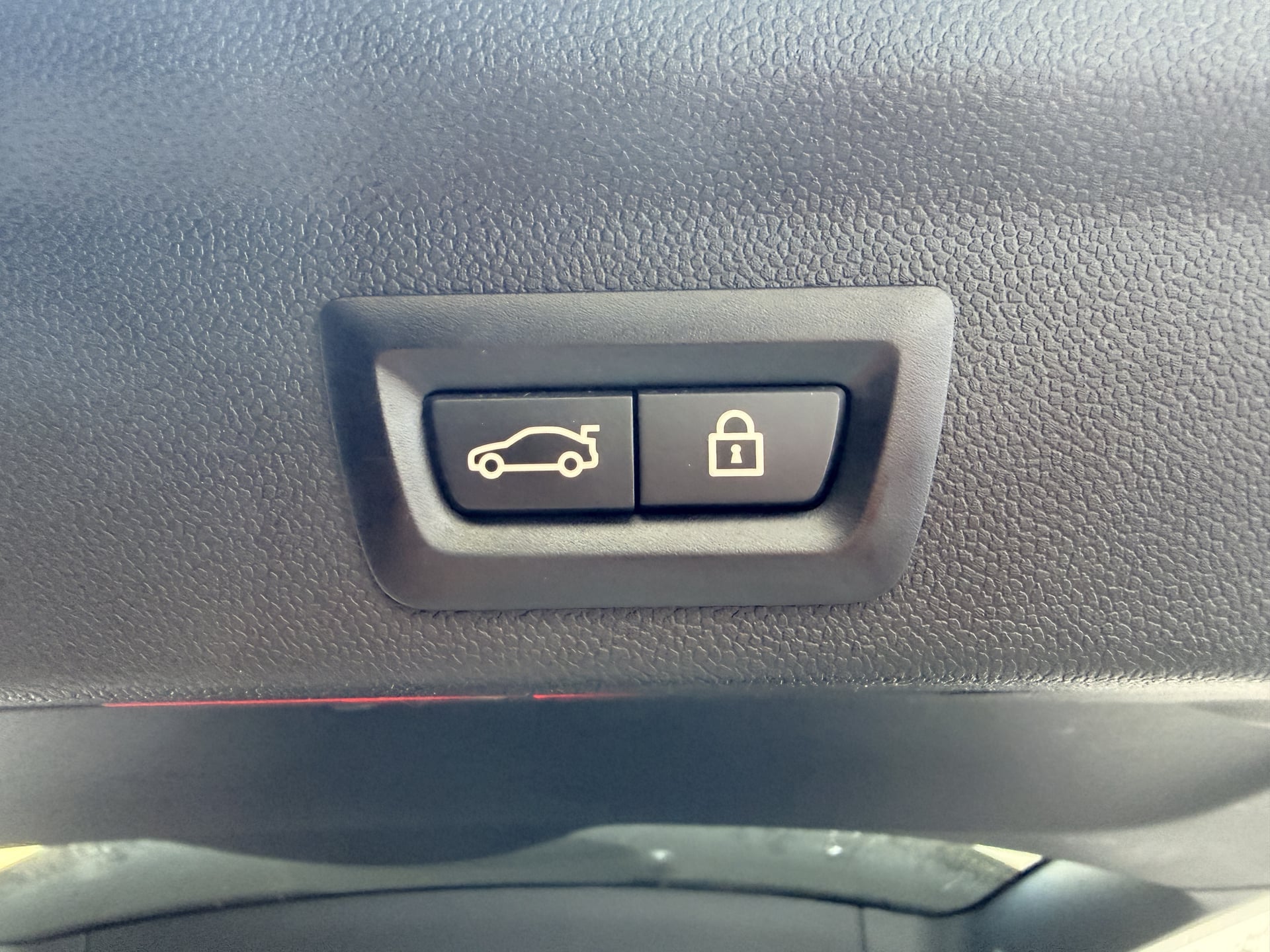 Mini Countryman 1.5i COOPER SE ALL4 220 ch NORTHWOOD 125 + 95 ch Caméra de recul - Sièges électriques - Carplay - Hayon électrique — 32