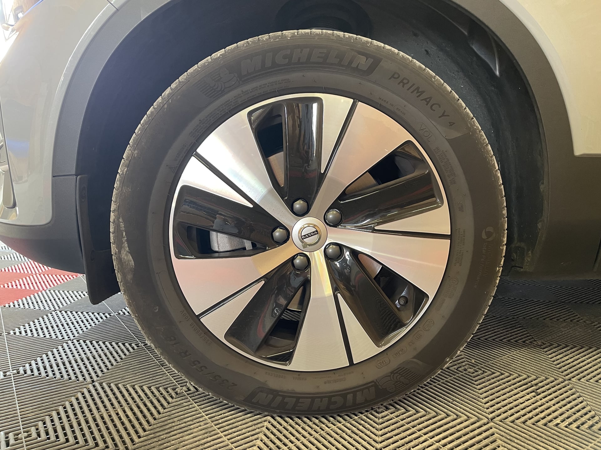 Volvo XC40 2.0 16V Mild-Hybrid DKG7 163 cv Boîte auto — 27