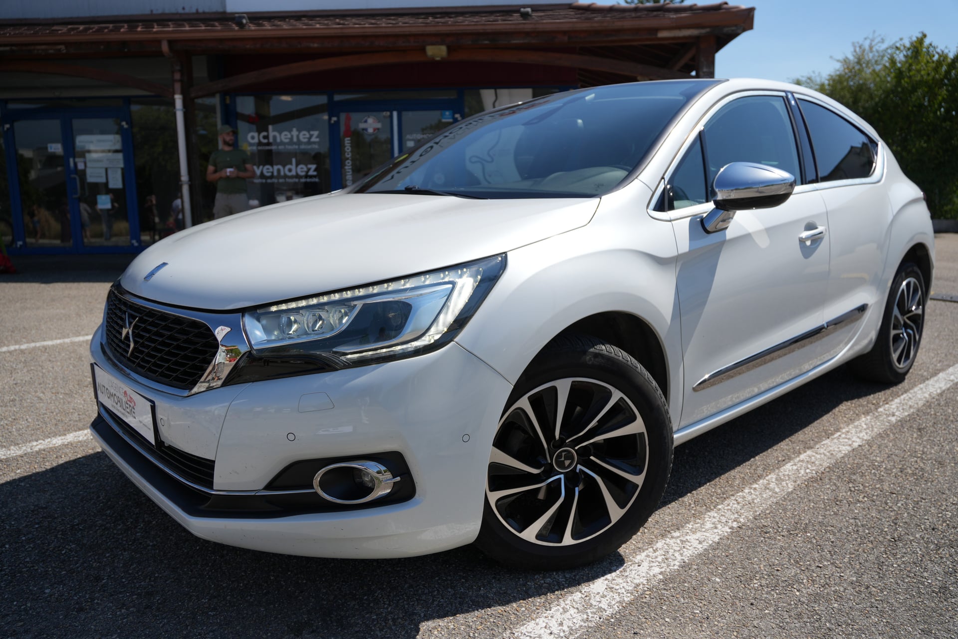 DS DS 4 (2) 1.6 BLUEHDI 120 S&S CONNECTED CHIC EAT 6 — 2