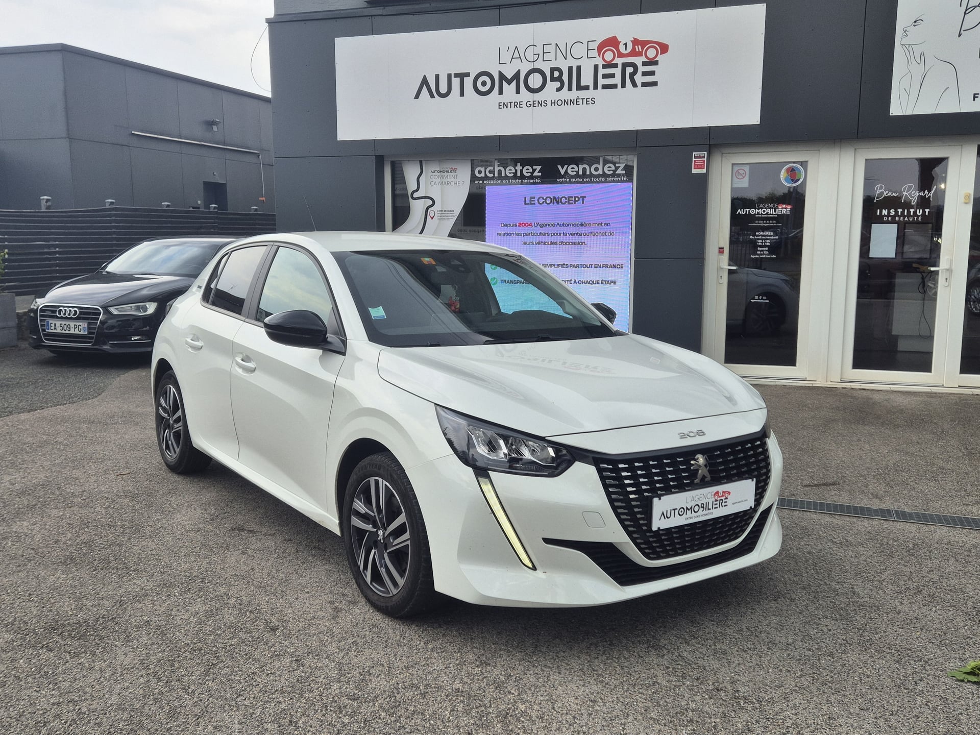Peugeot 208 1.5 Blue HDi 100 STYLE - 2023 - — 2