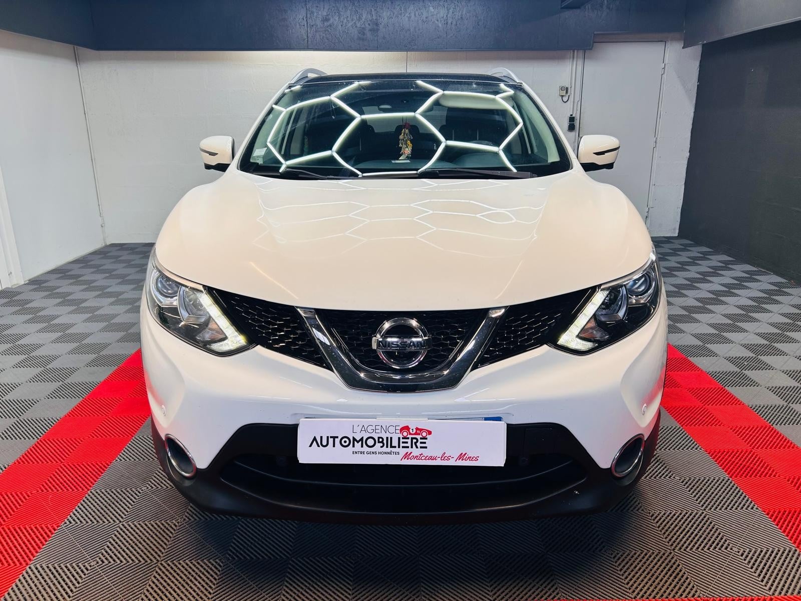 Nissan Qashqai 1.2 DIG-T 115 cv N-Connecta – Toit Pano – Caméra 360° – Garantie 12 Mois – 2ème Main — 2