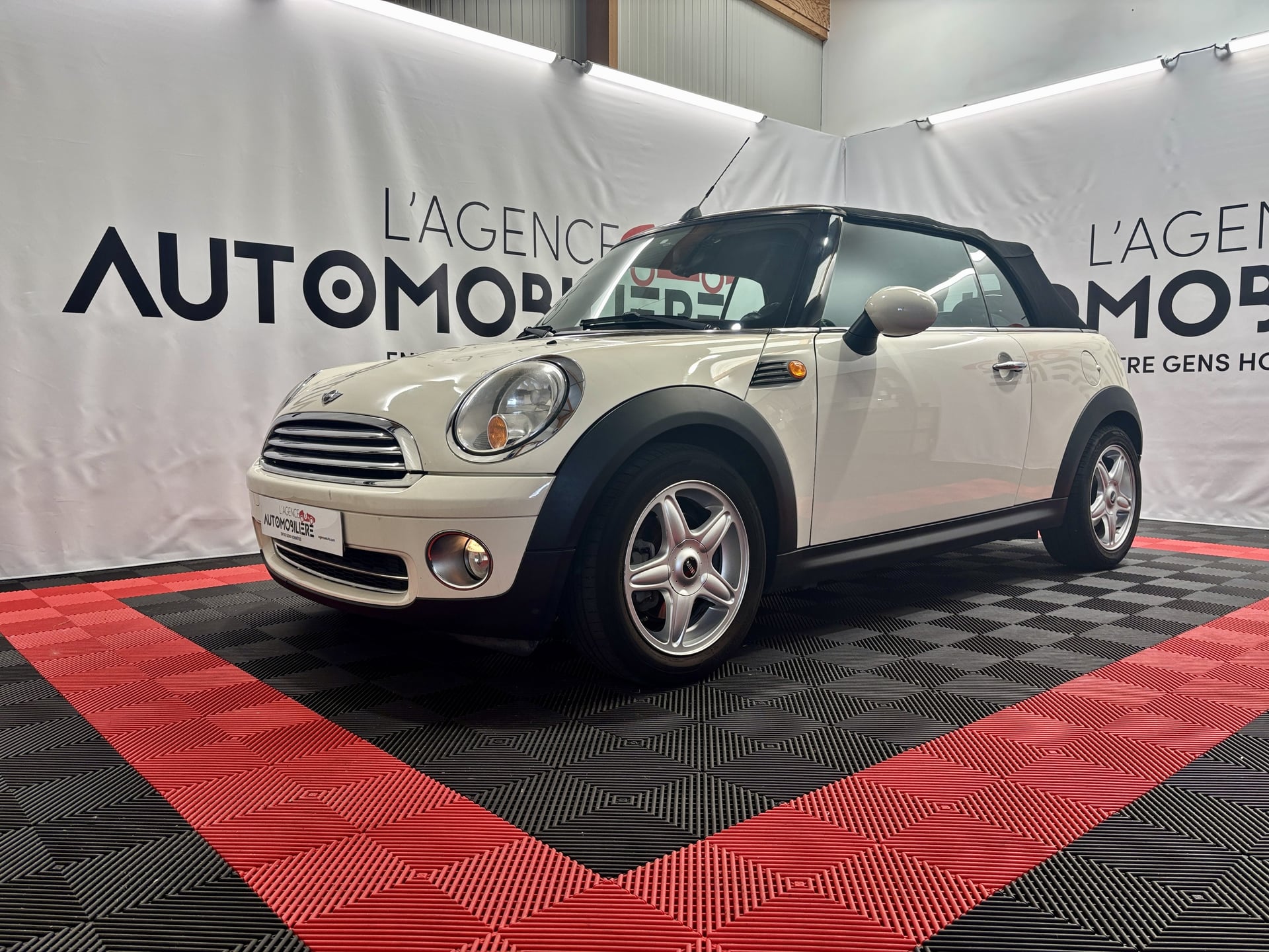 Mini Mini Cabriolet 1.6i 122 COOPER — 2