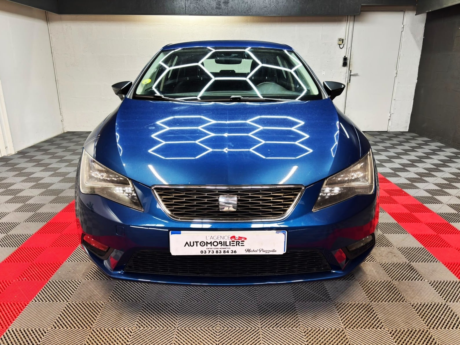 Seat Leon 1.6 TDI 110CH CONNECT - Carnet d'entretetien - Attelage - Distribution faite — 2