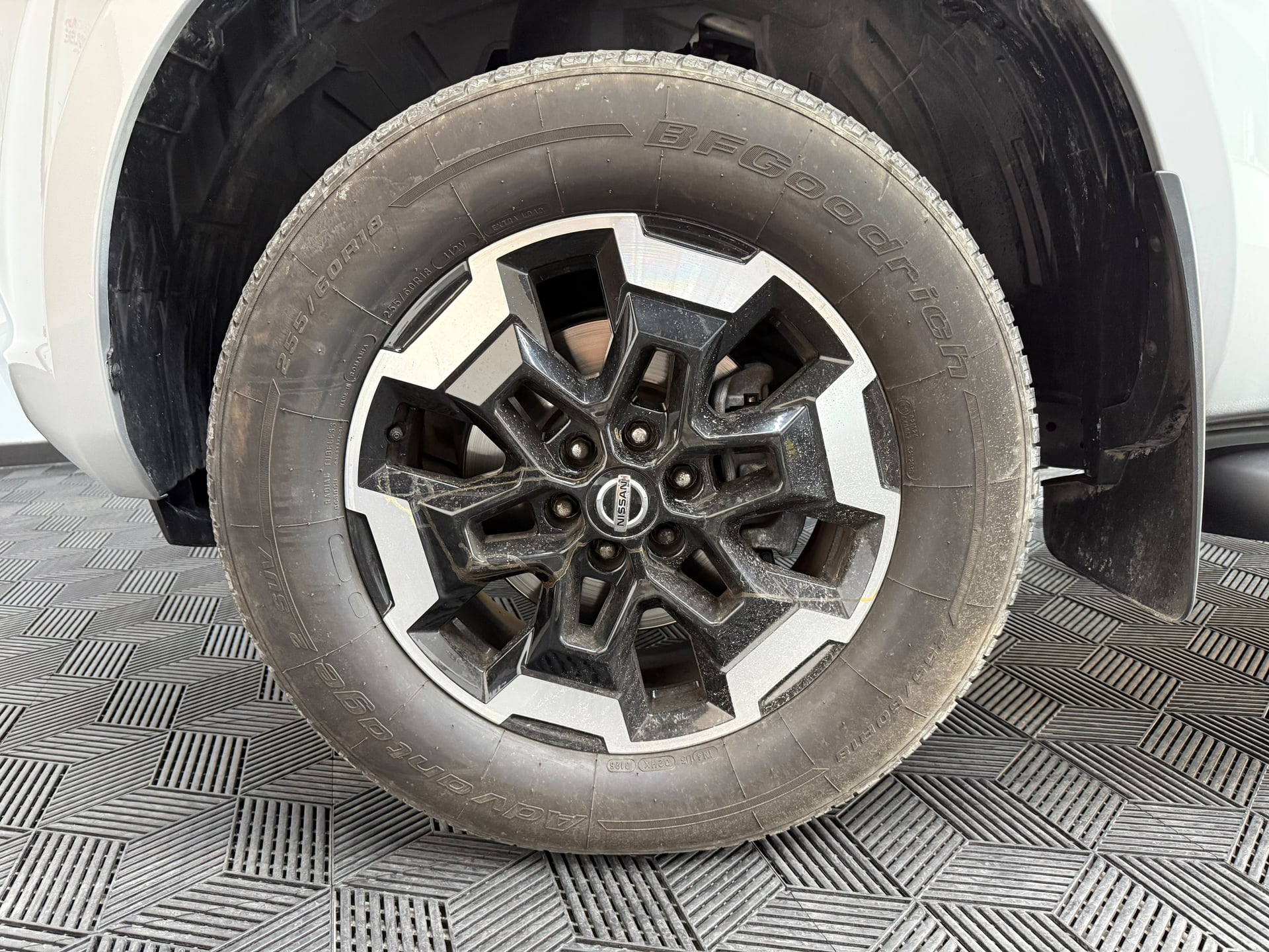 Nissan Navara NP300 2.3 DCI 160ch - TVA RECUPERABLE - 1ère MAIN - GARANTIE 6 MOIS — 28