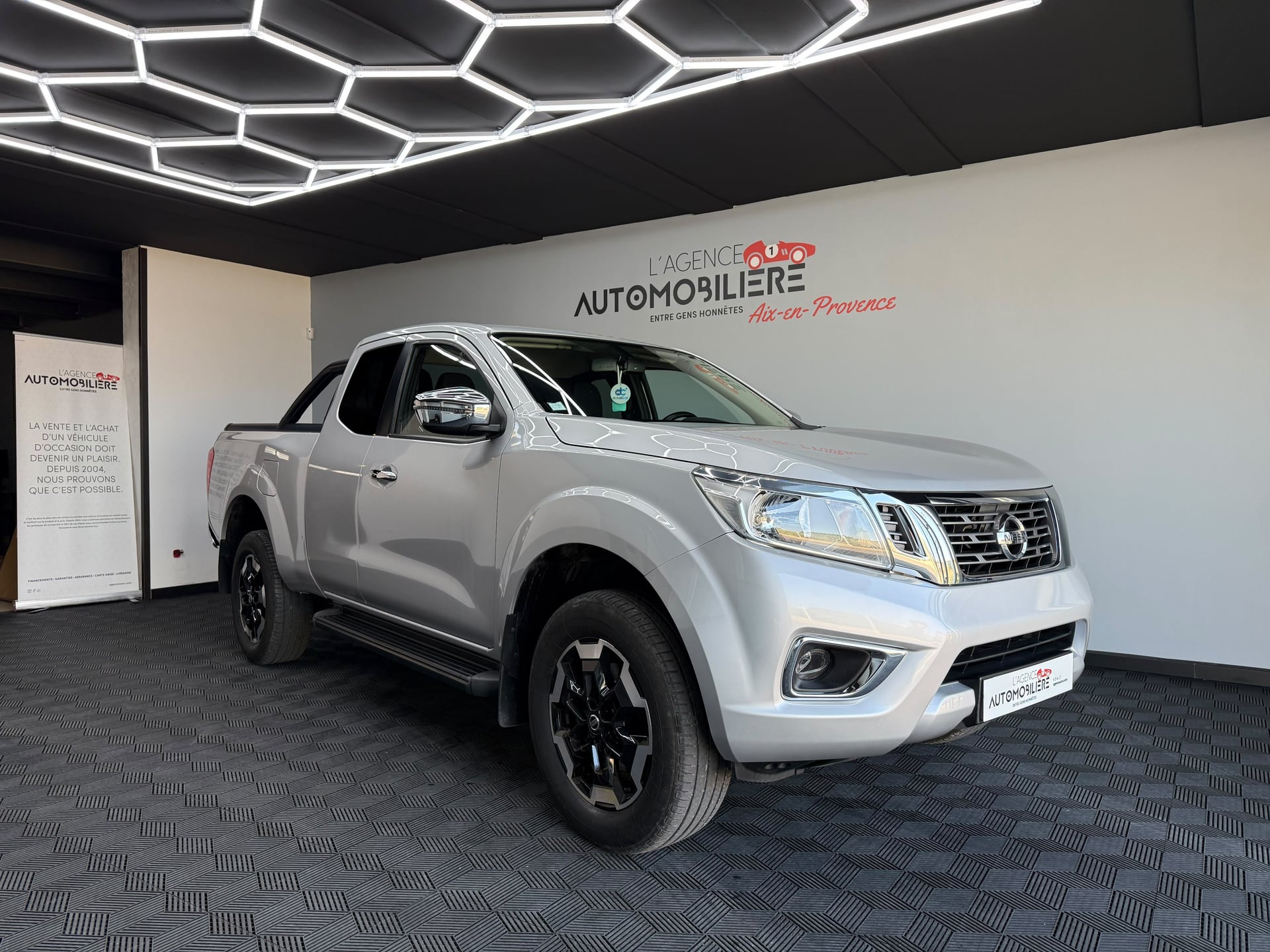 Nissan Navara NP300 2.3 DCI 160ch - TVA RECUPERABLE - 1ère MAIN - GARANTIE 6 MOIS