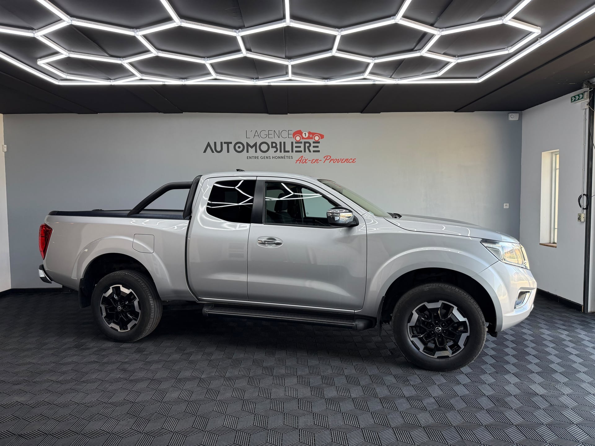 Nissan Navara NP300 2.3 DCI 160ch - TVA RECUPERABLE - 1ère MAIN - GARANTIE 6 MOIS — 2