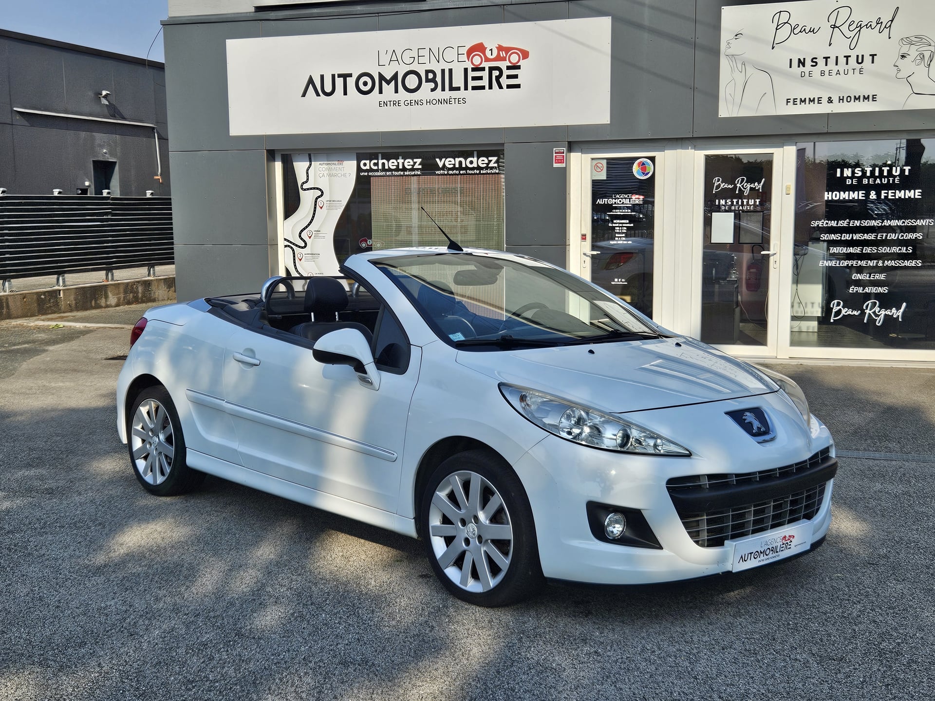 Peugeot 207 CC 1.6 HDI 112 FELINE — 1