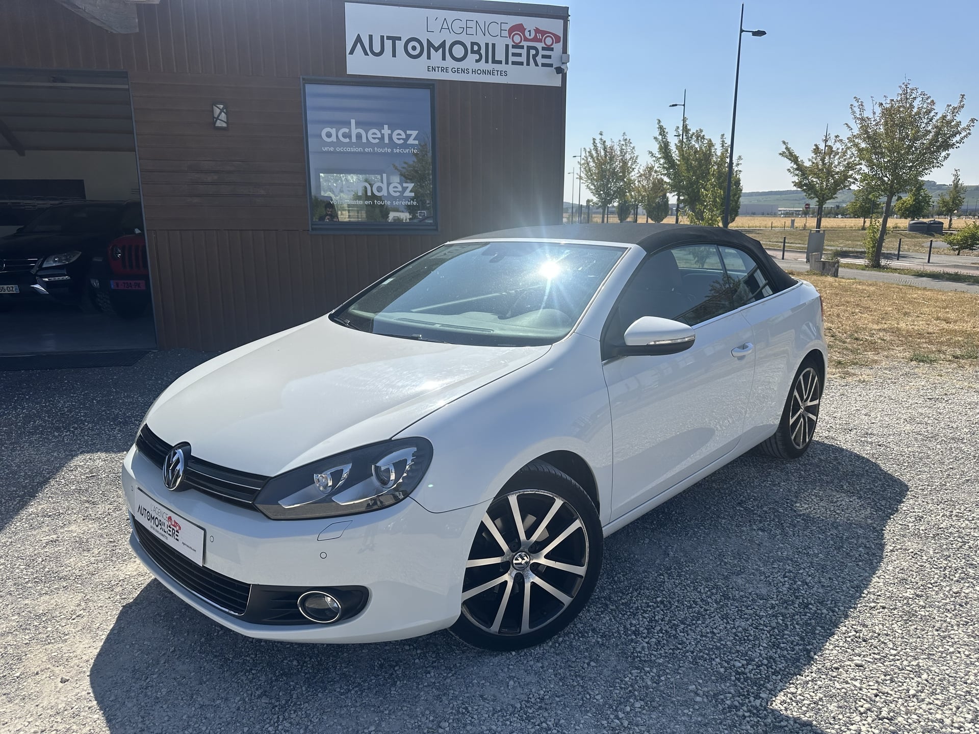 Volkswagen Golf VI 1.6 TDi 105 CH FINITION CARAT — 2