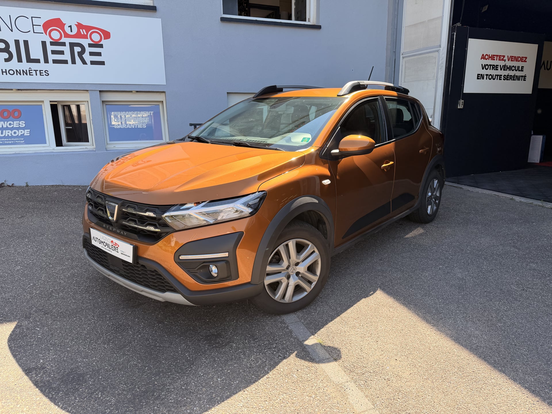 Dacia Sandero III 1.0 ECO-G 100 ch Stepway Confort Attelage - Bluetooth - Climatisation