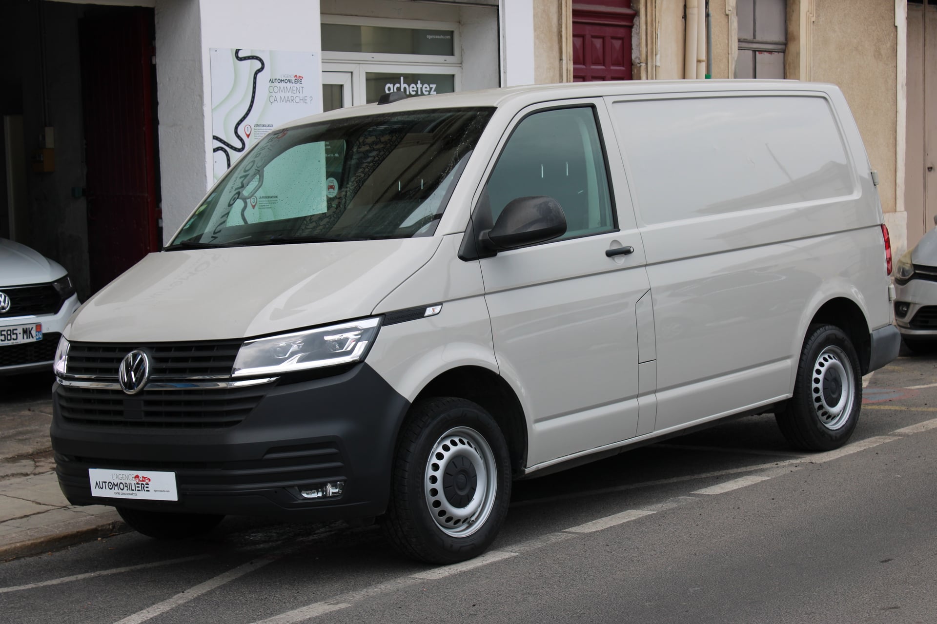 Volkswagen Transporter FOURGON T6 2.0 TDI 150 2T8 L1H1 BUSINESS LINE DSG BVA ( TVA RECUPERABLE, Distribution changée, Radar Arr ... )
