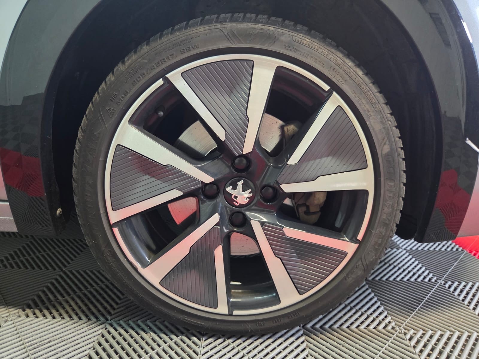 Peugeot Peugeot E-208 (2e Generation) e-208 136ch GT Line GARANTIE — 22