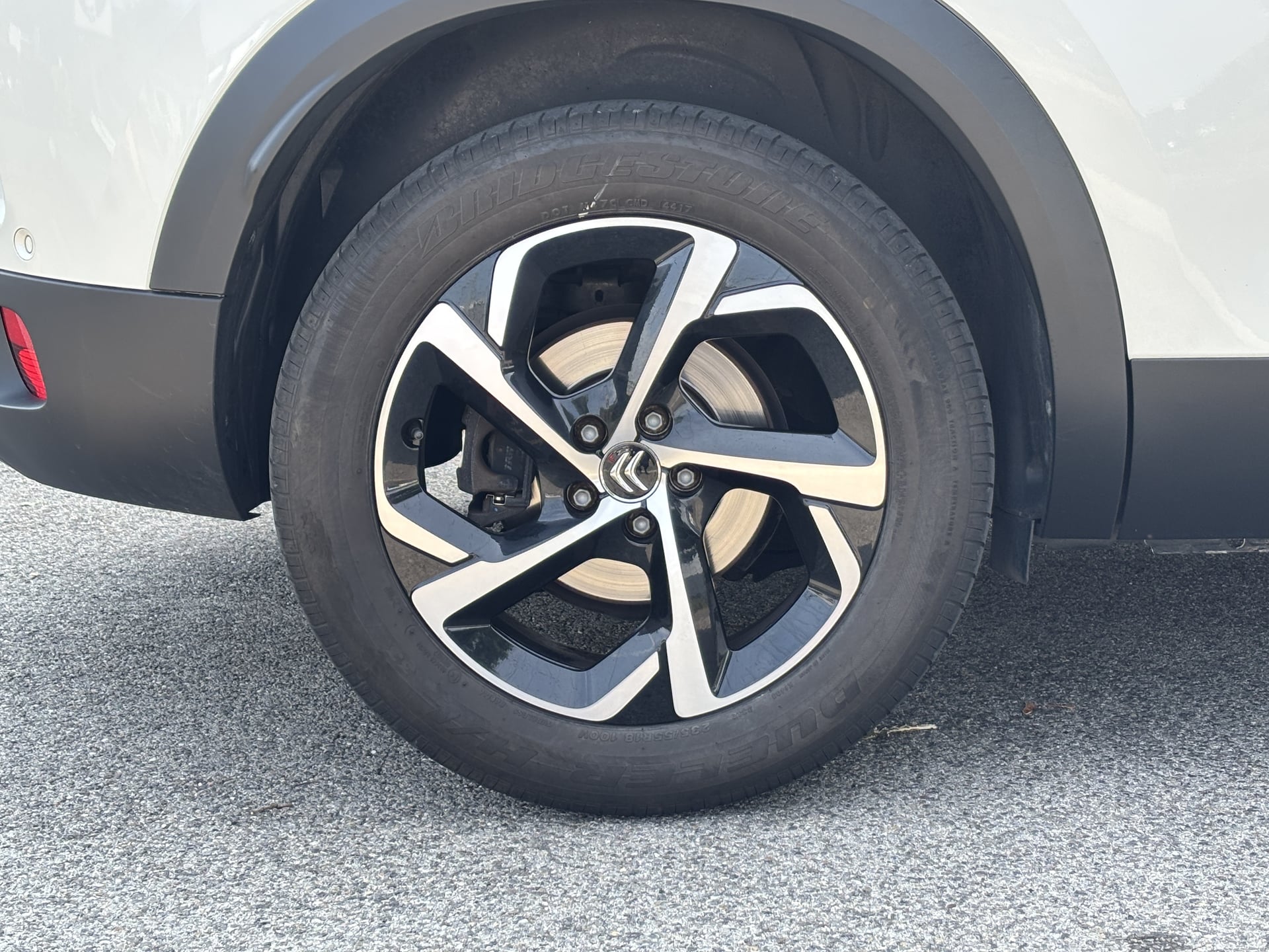 Citroen C5 Aircross 1.6 THP 180 ch SHINE EAT8 - TOIT OUVRANT - ATTELAGE AMOVIBLE — 33