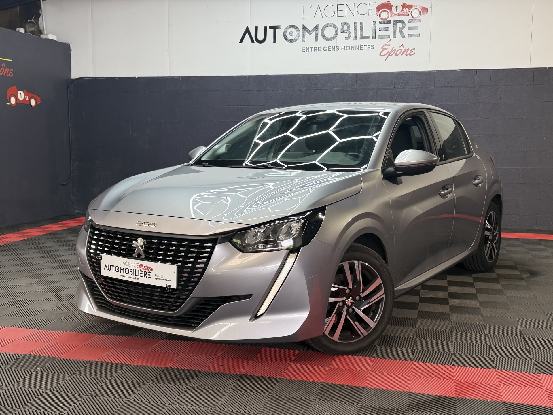 Peugeot 208 1.2 PURETECH 100 ALLURE