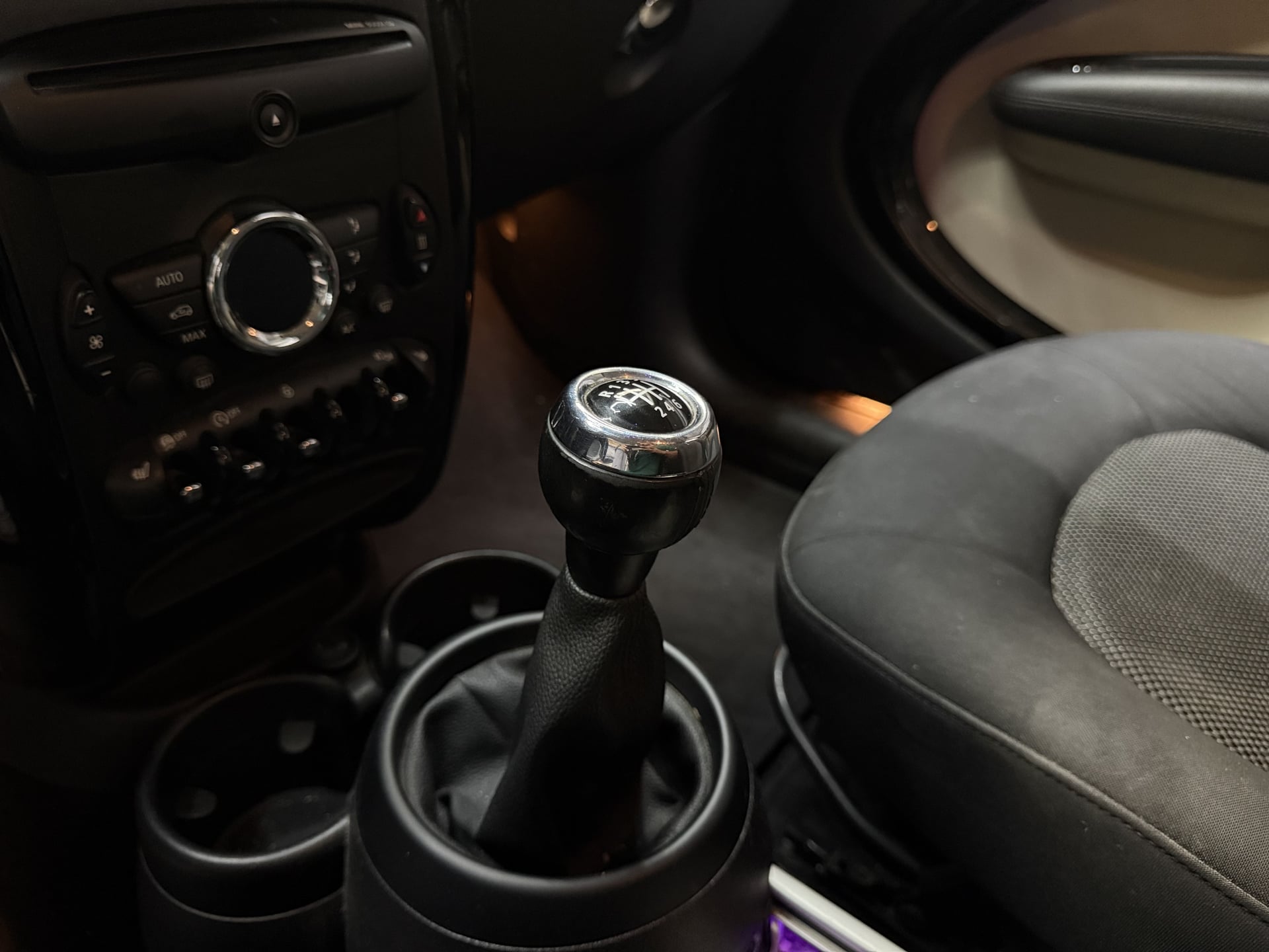 Mini Countryman 1.6 One 90 CHILI — 16