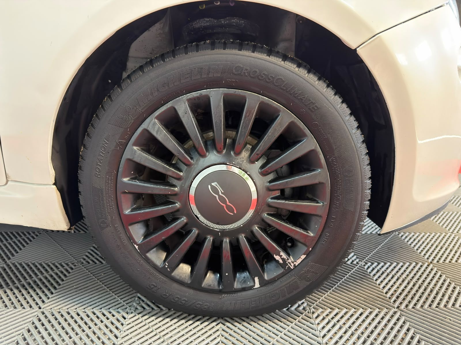 Fiat FIAT 500 1.3L D 95CV Lounge - Garantie 12 mois — 27