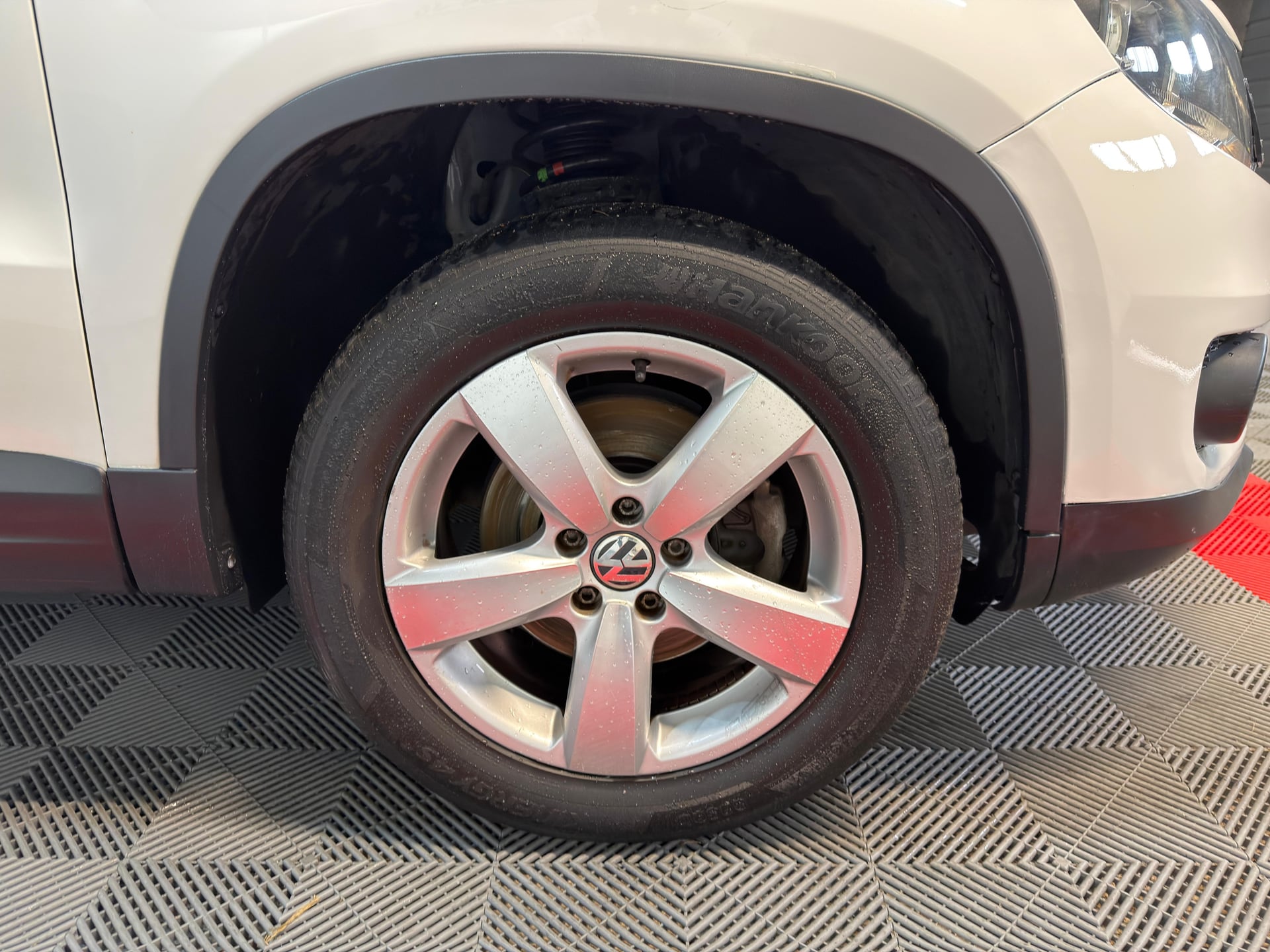 Volkswagen Tiguan 2.0 TDI 110 BlueMotion Edition - Garantie 12 mois — 36