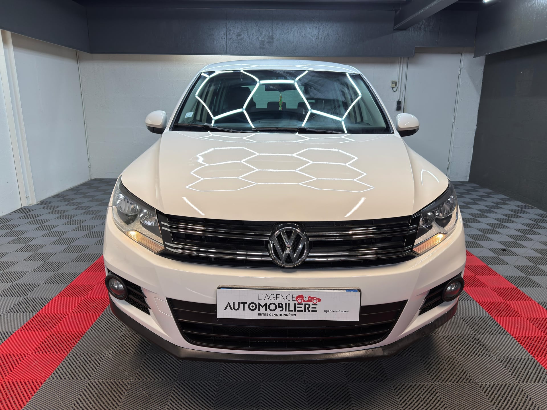 Volkswagen Tiguan 2.0 TDI 110 BlueMotion Edition - Garantie 12 mois — 2