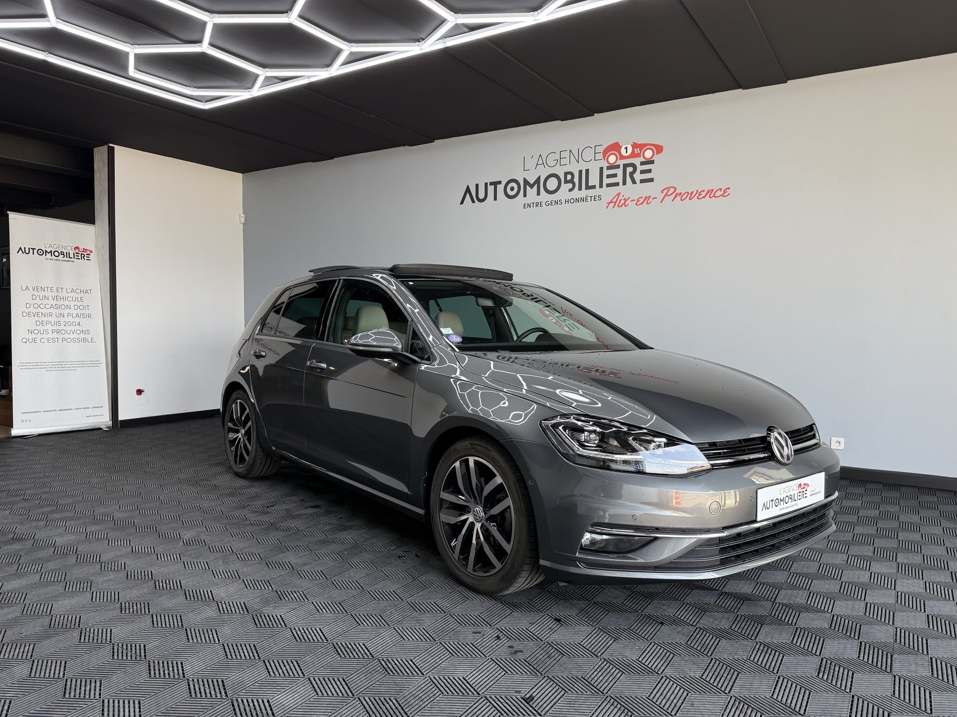 Volkswagen Golf VII 1.4 TSI Blue Motion DSG7 125CV CARAT EXCLUSIVE - ACC - SIEGES CHAUFFANTS - TO - CAMERA DE RECUL - DISCOVER PRO — 1