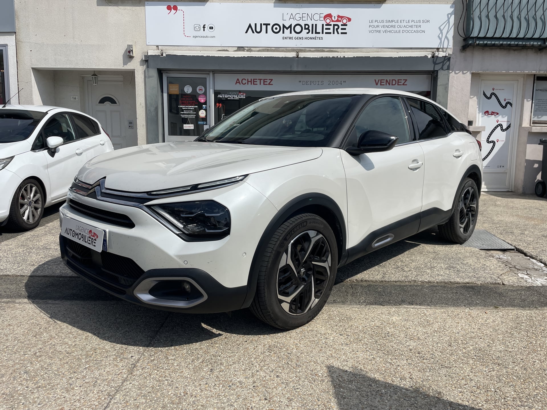 Citroen C4 PURETECH 130CH SHINE EAT8 - Entretien à jour