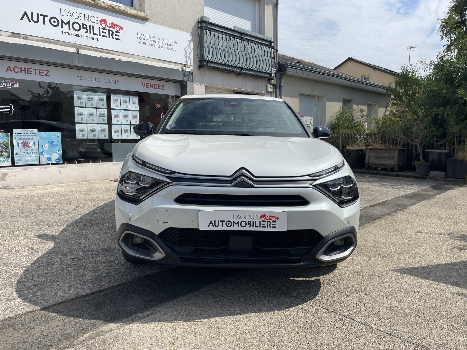 Citroen C4 PURETECH 130CH SHINE EAT8 - Entretien à jour — 2