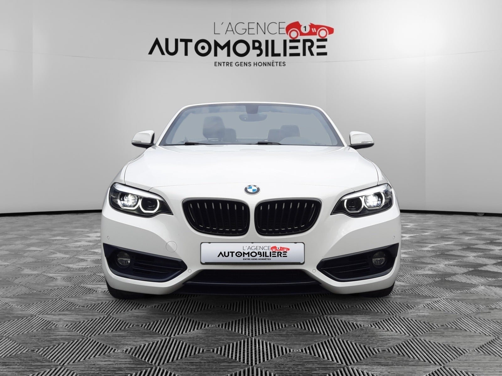 BMW Série 2 Cabriolet 218i Cabrio 218iA Sportline (Volant Pack M) 1.5i 136Ch boite automatique/ Garantie 12 Mois — 2