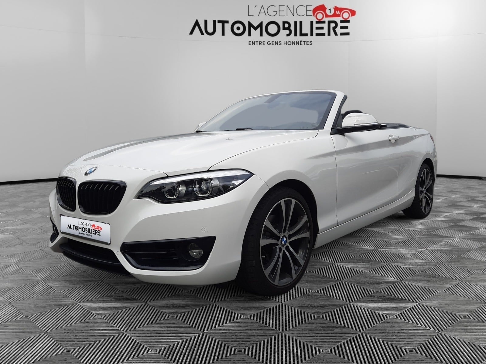 BMW Série 2 Cabriolet 218i Cabrio 218iA Sportline (Volant Pack M) 1.5i 136Ch boite automatique/ Garantie 12 Mois