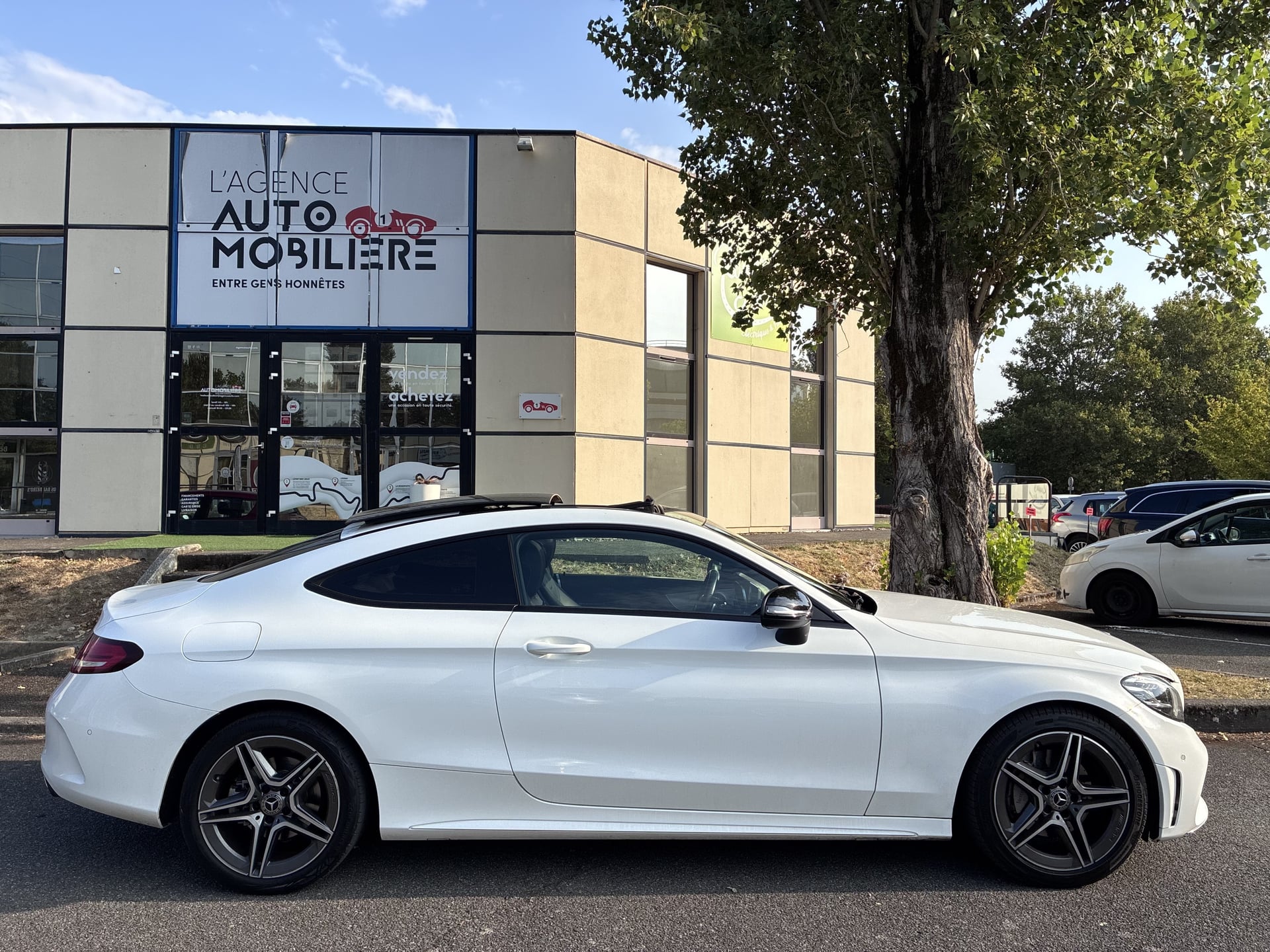 Mercedes-Benz Classe C Coupé 180 155CH AMG LINE 9G-TRONIC - Toit Ouvrant — 2