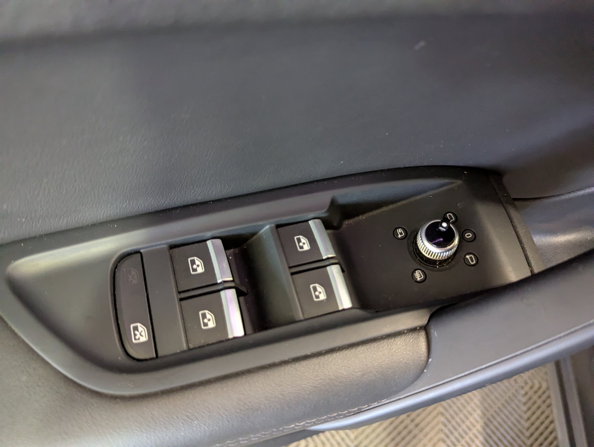 Audi Q5 II (2) 35 TDI 163 9CV AVUS S TRONIC 7 + TOIT OUVRANT — 31
