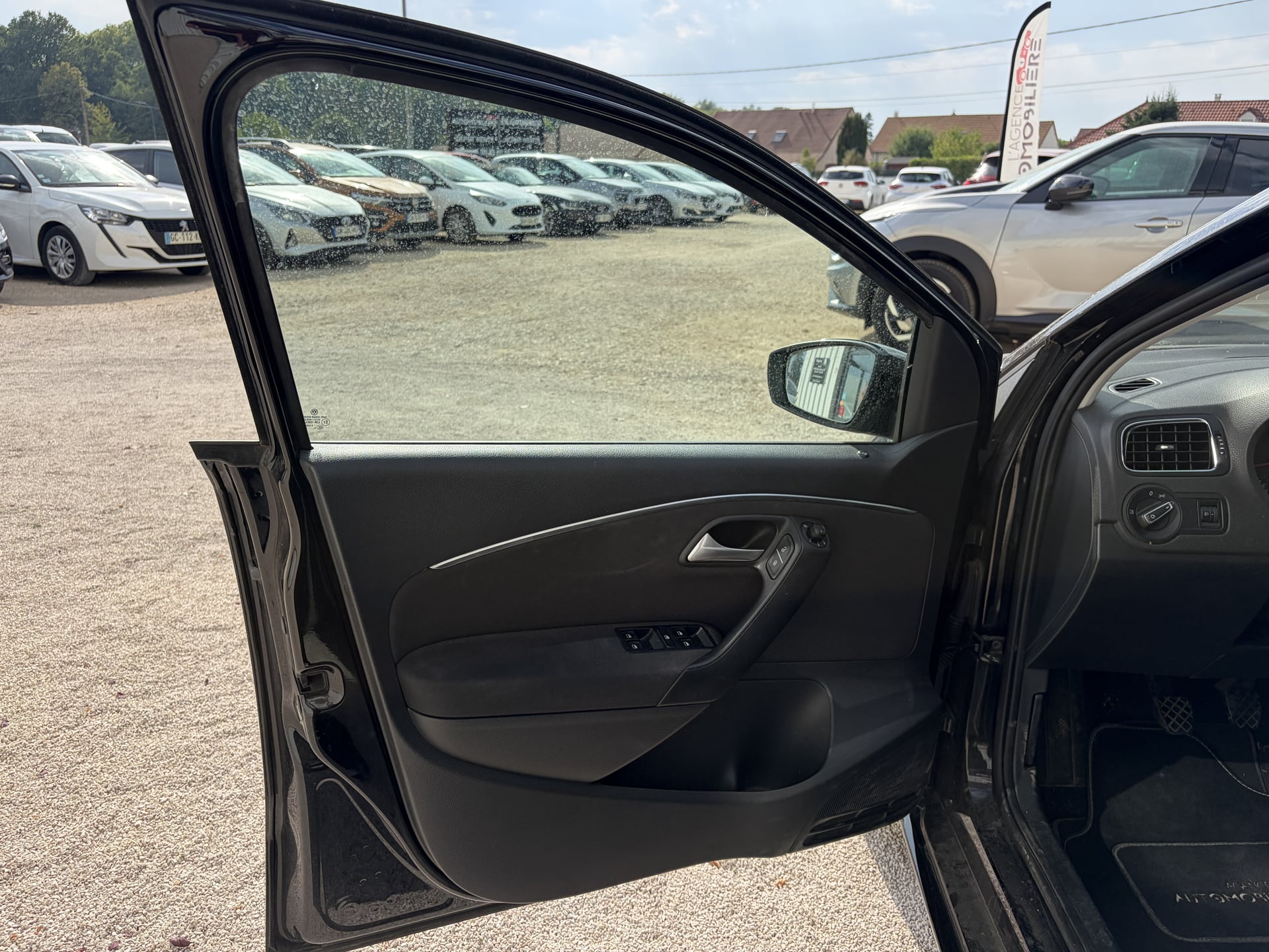 Volkswagen Polo 1.0 MPI - 75cv CONFORTLINE — 22