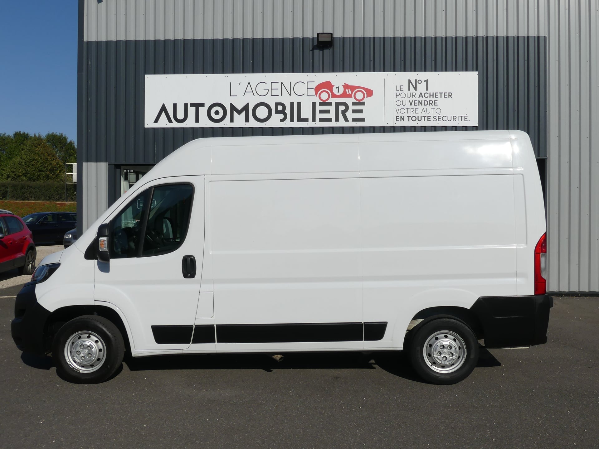 Peugeot Boxer 330 L2H2 2.2 BlueHDi 16V S&S 140 cv ASPHALT — 2