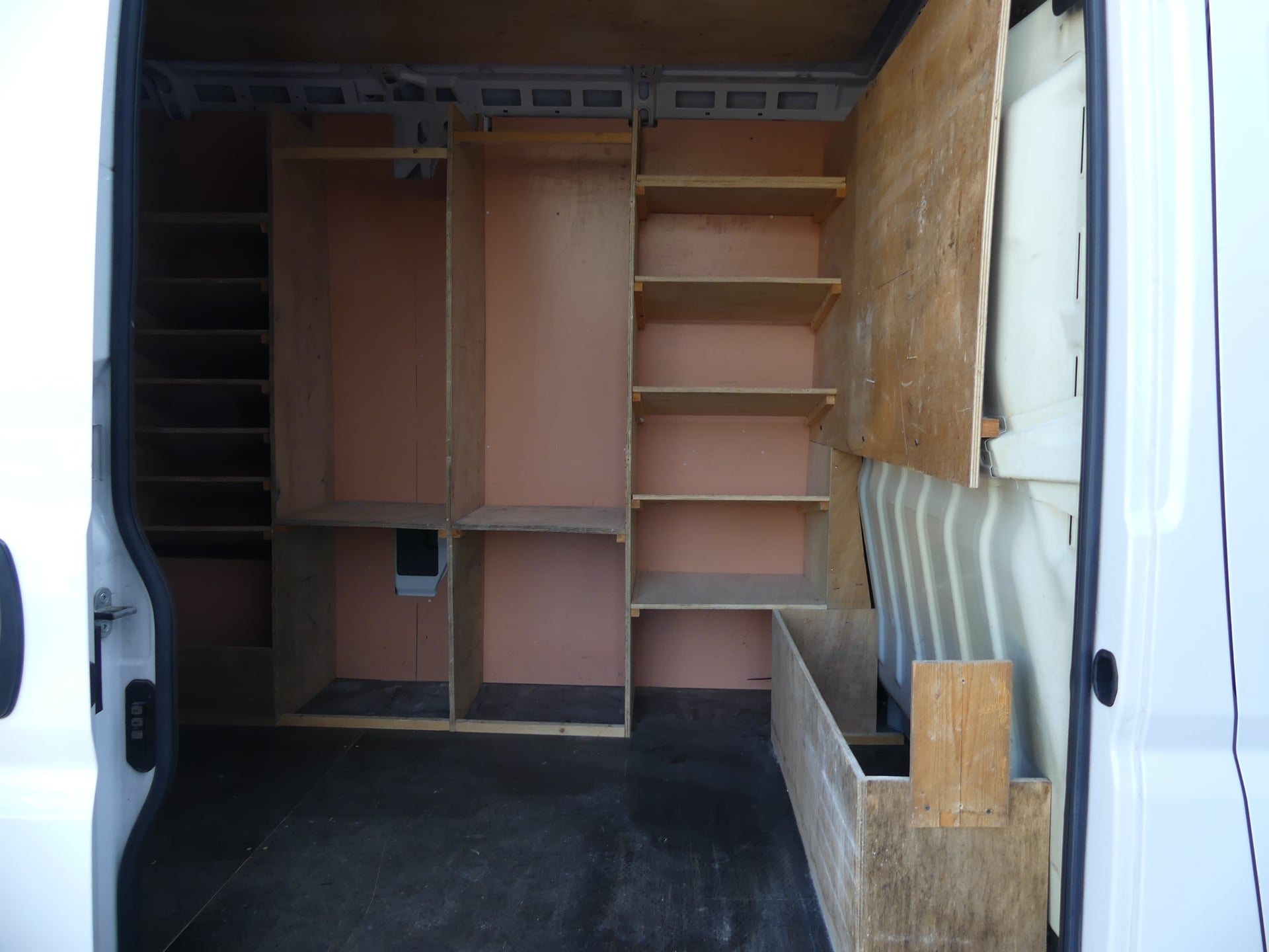 Peugeot Boxer 330 L2H2 2.2 BlueHDi 16V S&S 140 cv ASPHALT — 29