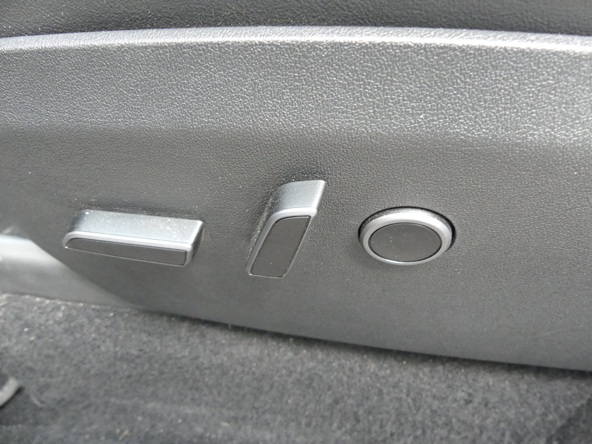 Tesla Model Y Standard 299 cv Boîte auto — 31