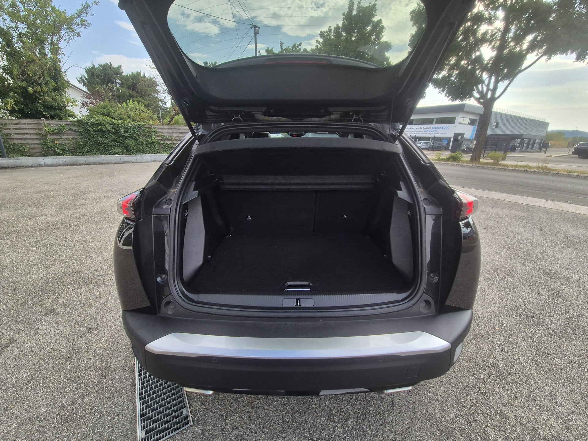 Peugeot 2008 1.2 Puretech 130 GT EAT8 Boîte auto Attelage Toit Ouvrant — 18